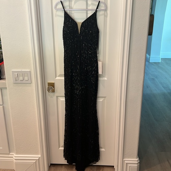 NWT Mac Duggal 5107 Embellished Leaf Evening Gown Black SIZE 2 - Picture 6 of 15